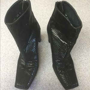 Stuart Weitzman Vintage Snakeskin Boots Size 6.5B